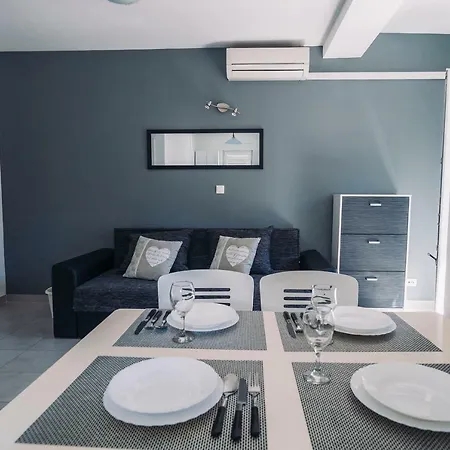 Lea Apartment *